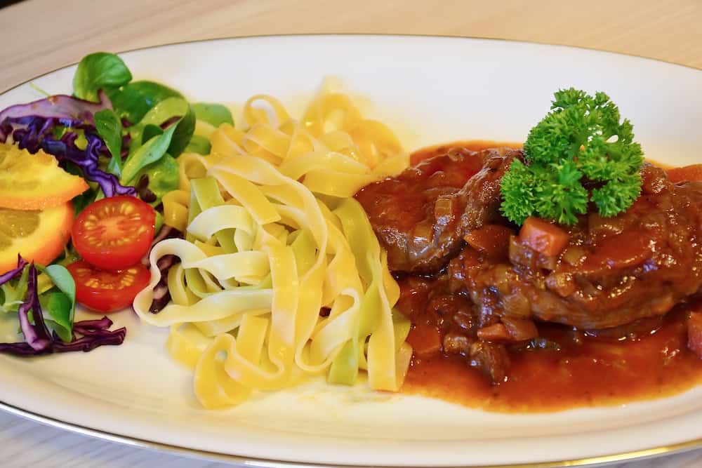 Carne con tomate como en los bares