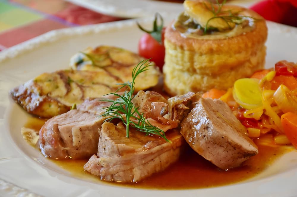 Carne de cerdo en salsa como en los bares