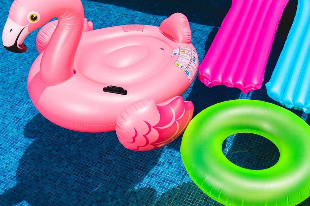 Como decorar alrededor de una piscina desmontable