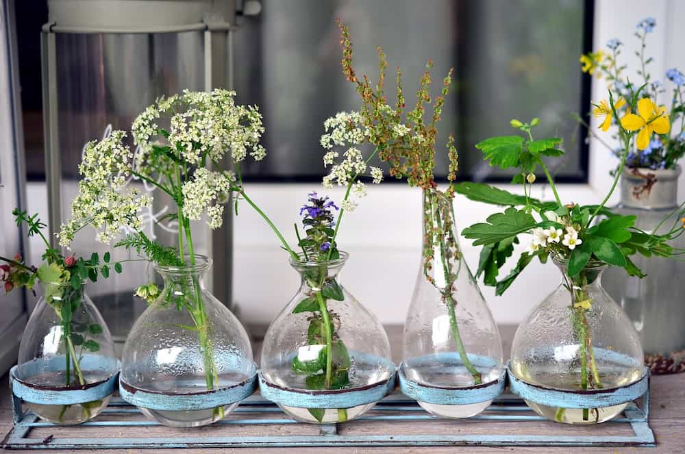 Como decorar jarrones de suelo de cristal