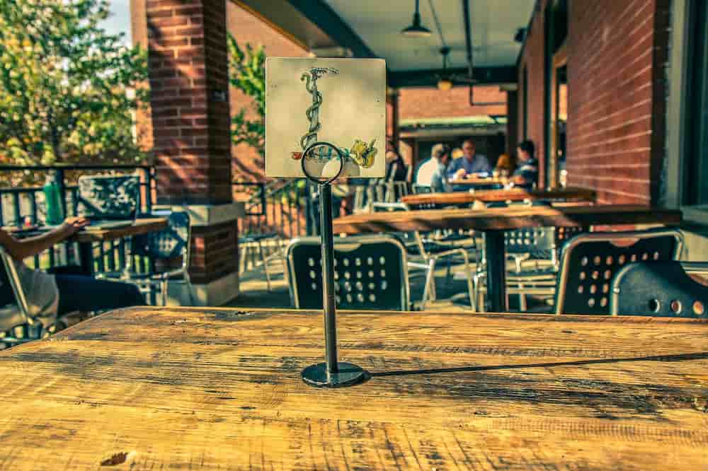 Como decorar un bar antiguo
