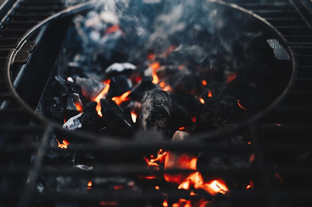 Como encender una barbacoa de carbon