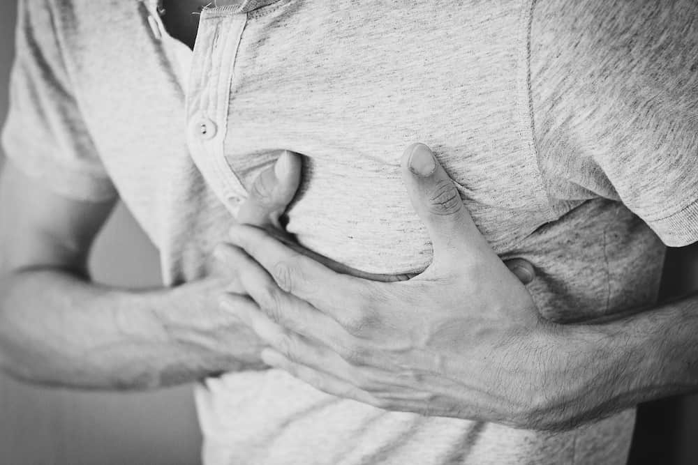 Como estirar pectorales