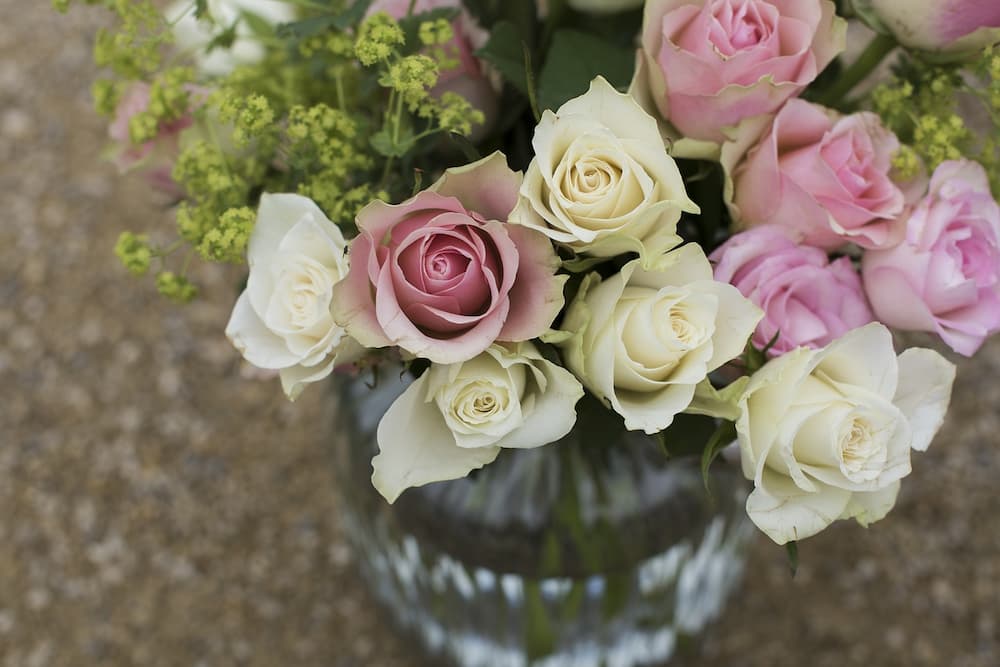 Como hacer centro de flores para cementerio