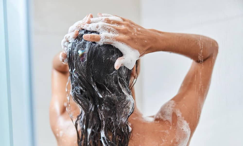 Como lavarse el pelo después de un aumento de pecho