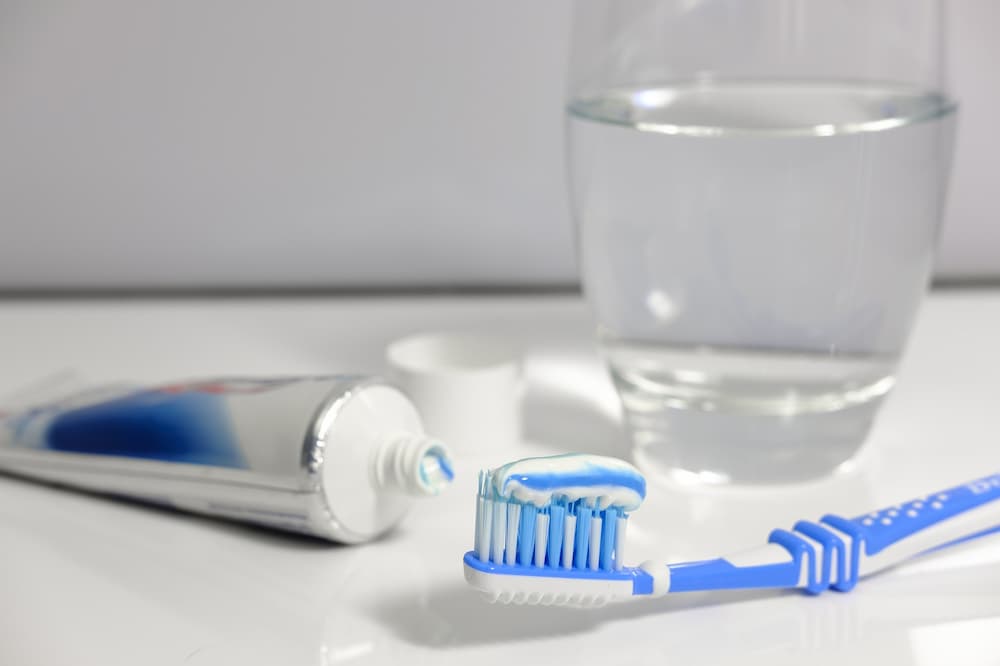 Como lavarse los dientes