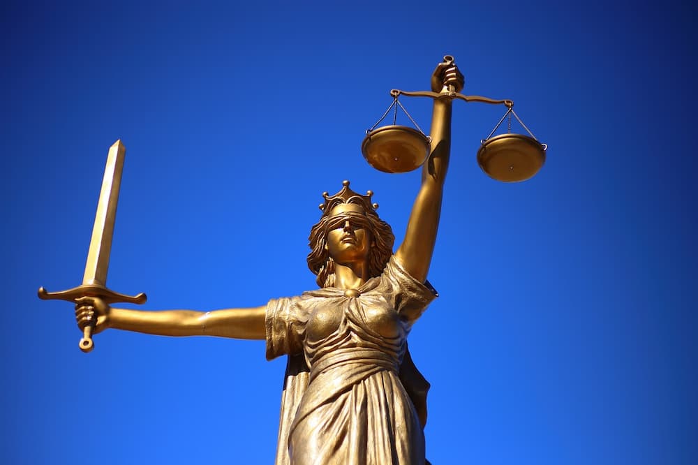 Como librarse de un juicio por hurto
