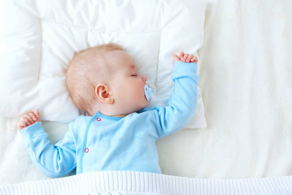 Cuando almohada bebe