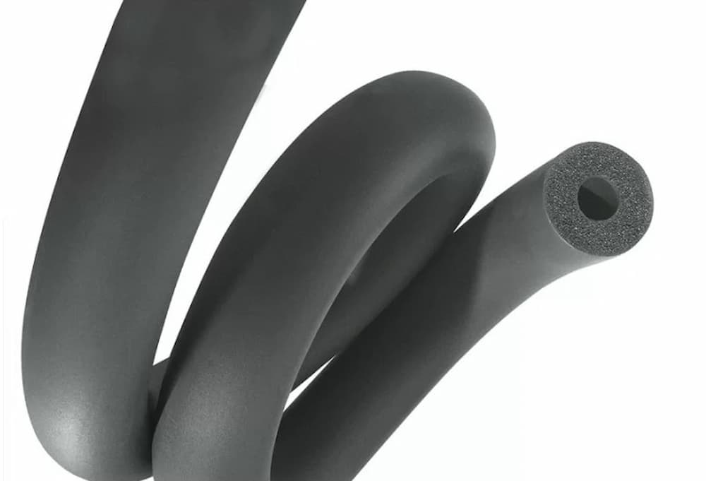 Goma negra usada como aislante eléctrico