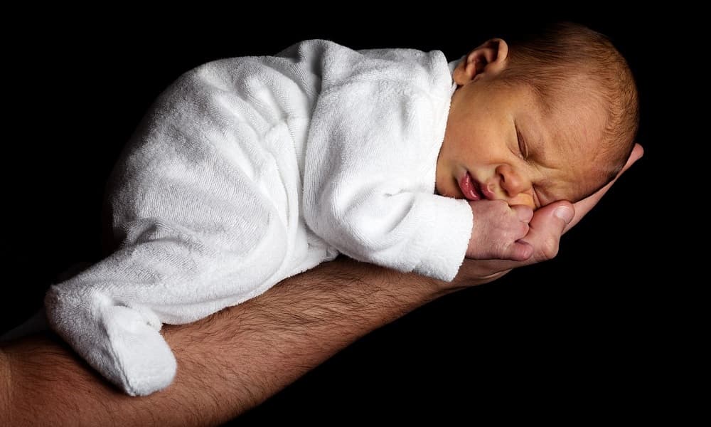 Como tapar a un bebe recién nacido para dormir