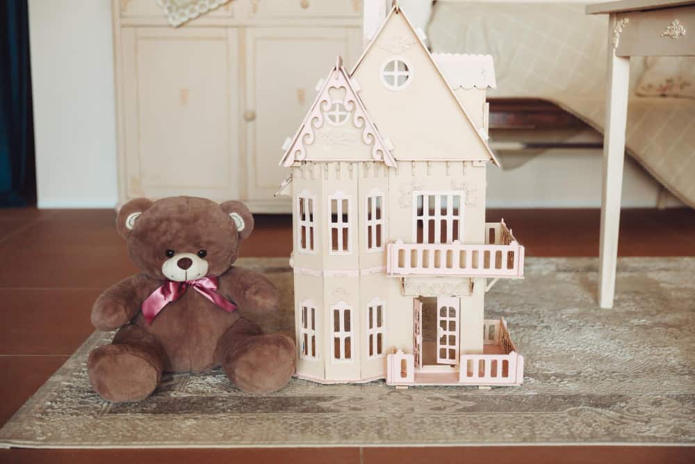 Casa de muñecas de madera