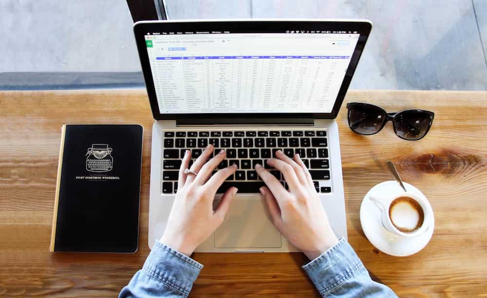 Como buscar un equipo con Canva