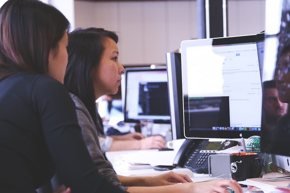 Como buscar un equipo con Canva