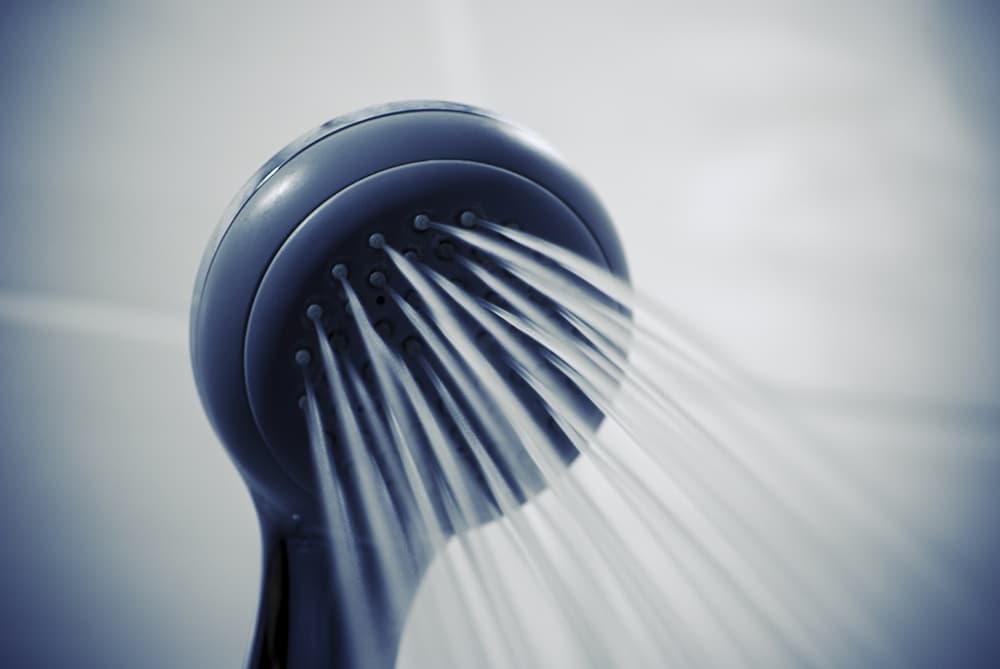 Como evitar que pase corriente en la ducha