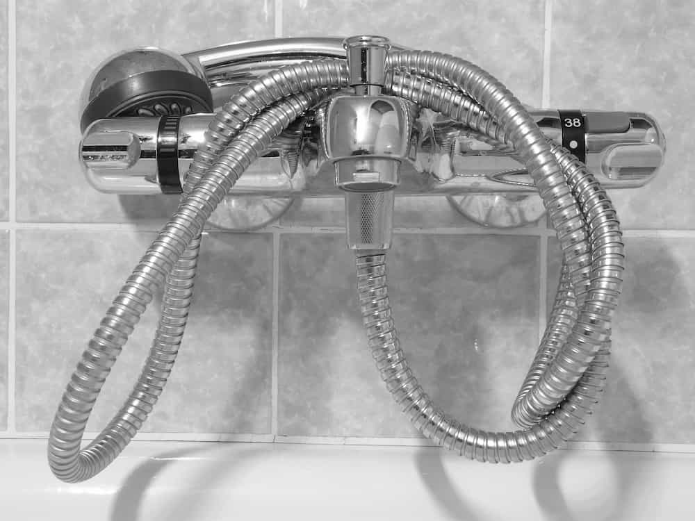 Como evitar que pase corriente en la ducha