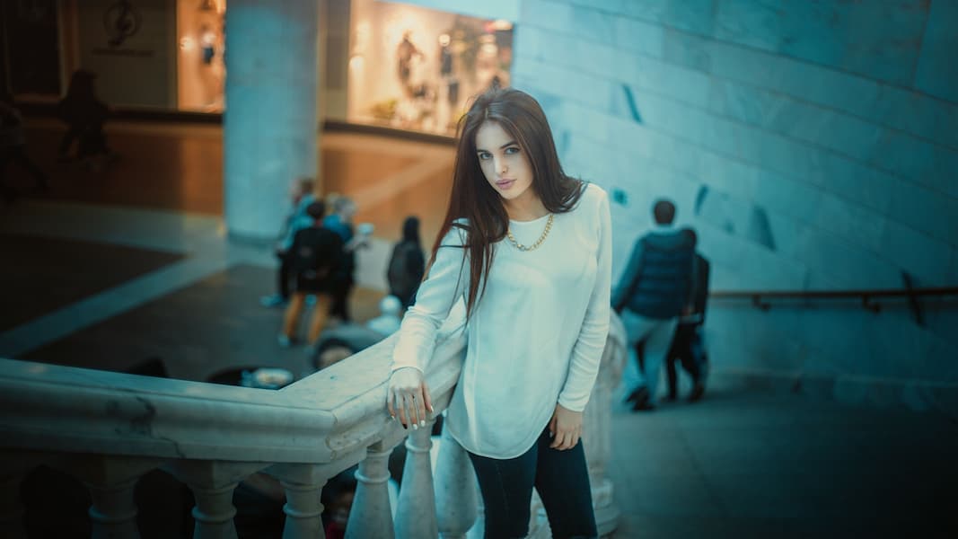 Como ir vestida a una comunion con pantalones