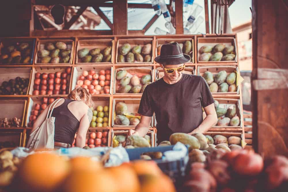 Soñar comprando comida