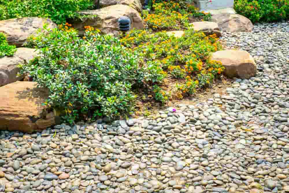 Como poner piedras decorativas en el jardin