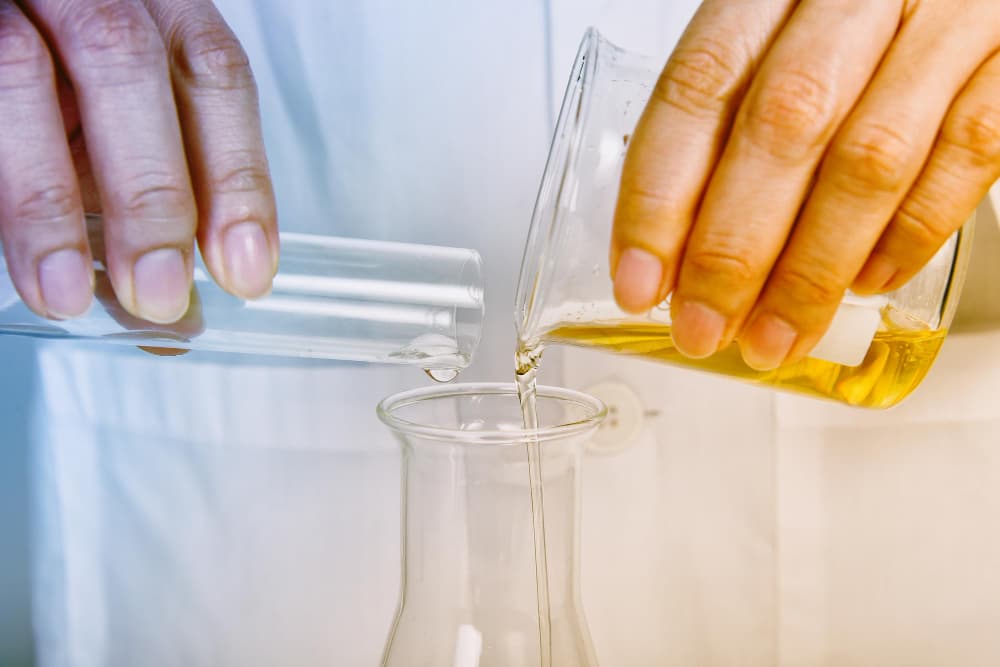 Disolvente universal: características, uso y cuál elegir