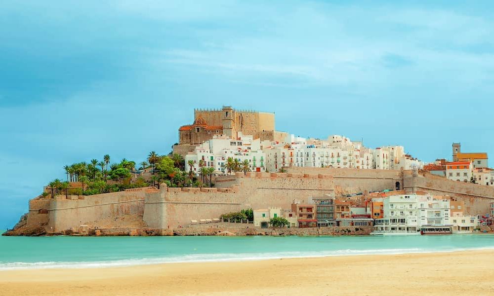 Peñíscola: cómo llegar, qué ver y donde alojarse