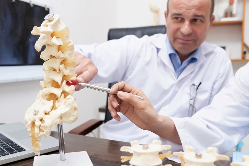 Tornillos por artrodesis lumbar para siempre
