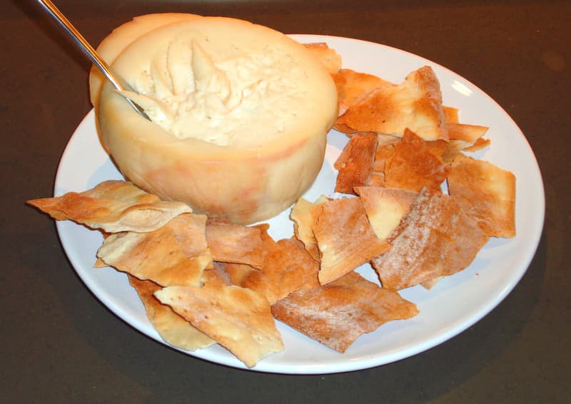 Torta del Casar como se come
